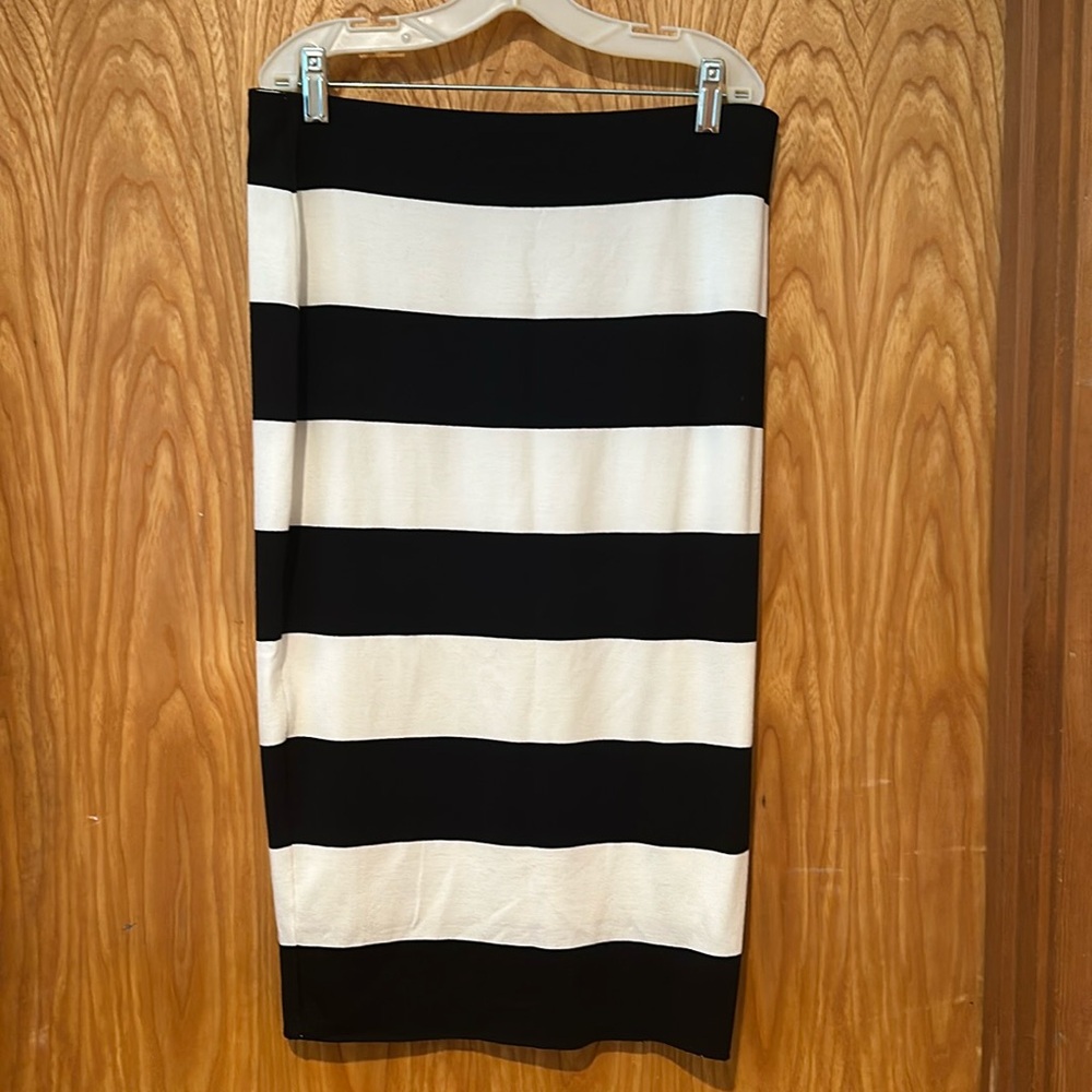 Vince Camuto striped knit skirt with lining